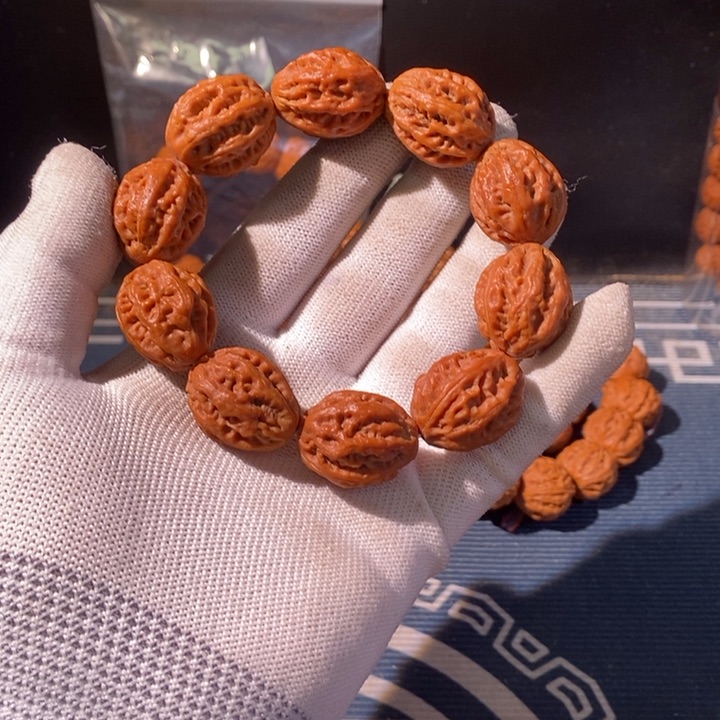文玩核桃手串……71