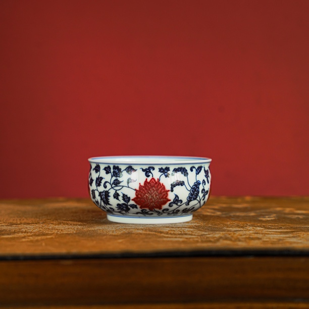 阳春白雪缠枝四季花卉卢氏杯