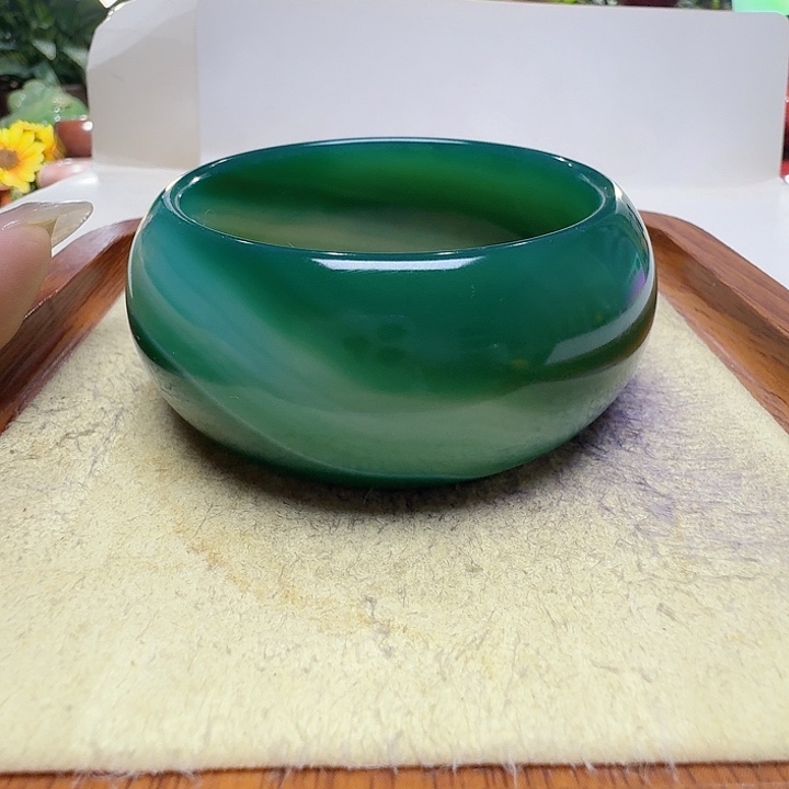 妞***玛瑙/玉髓未镶嵌手镯