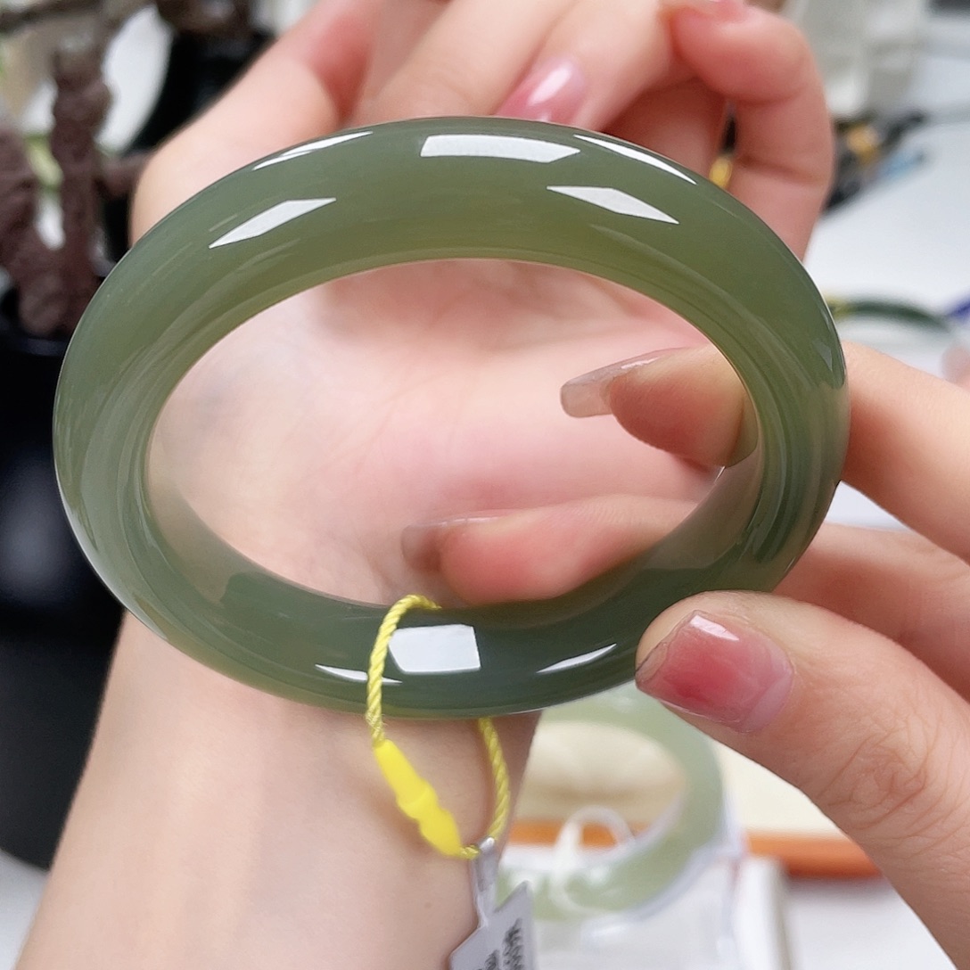 和田玉手镯5556未镶嵌