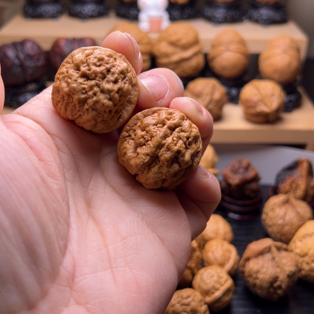 文玩核桃吊坠12w血舍利