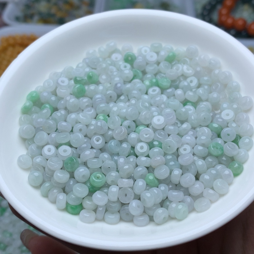 【闪购商品】翡翠手链未镶嵌卡3乘5冰绿白算盘100颗