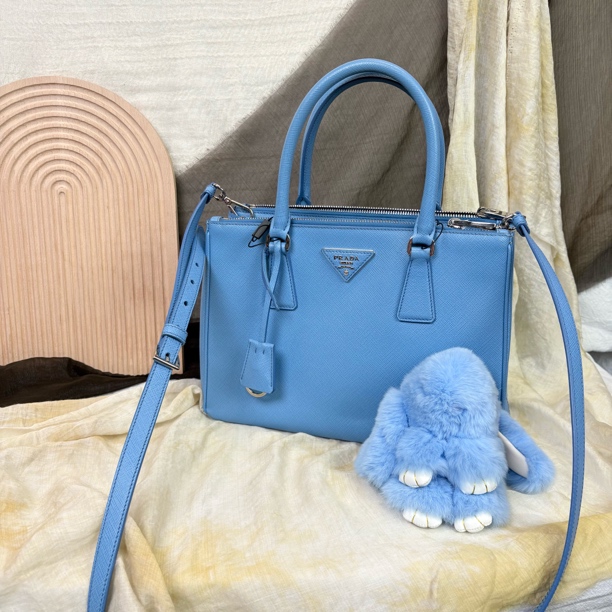 95新 Prada/普拉达 蓝色新款杀手手提斜挎包