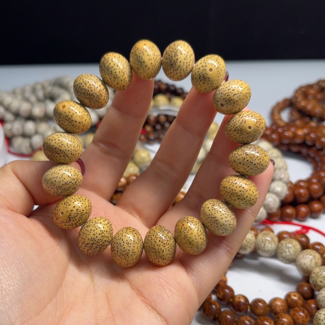 傲***骨星月菩提吊坠1613正月