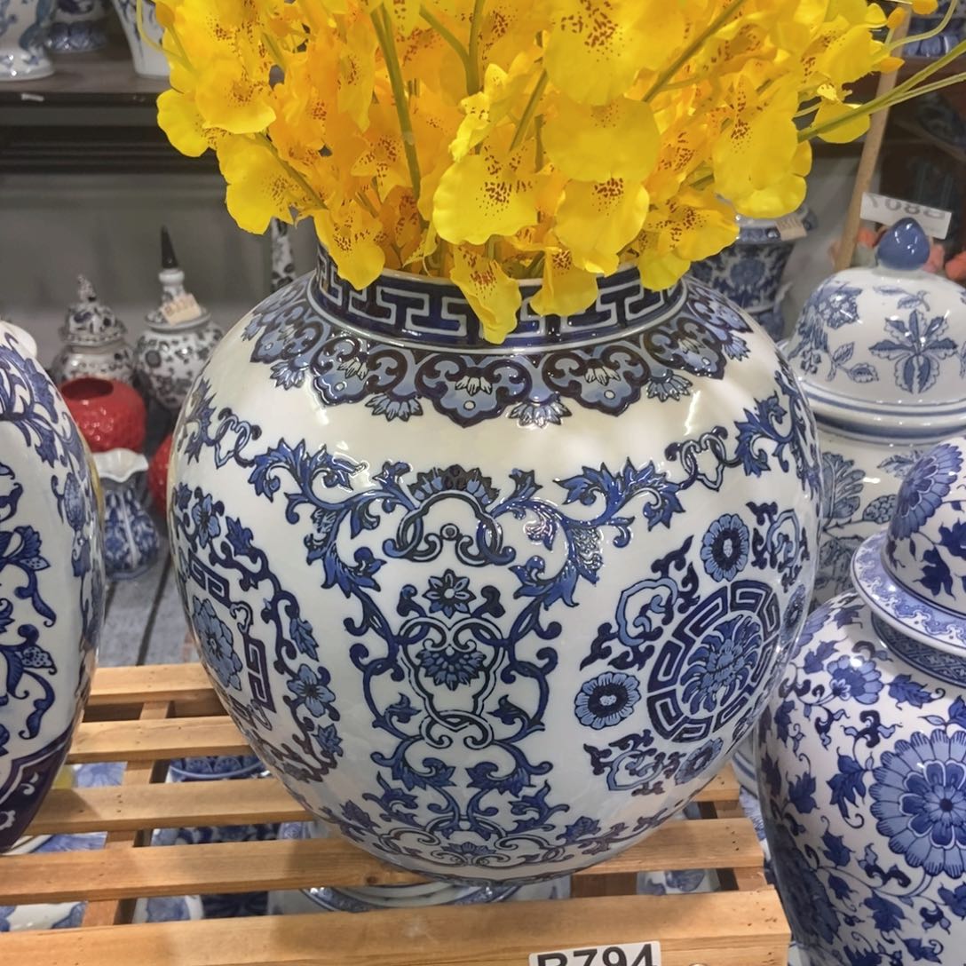 摆件花瓶手绘釉下彩