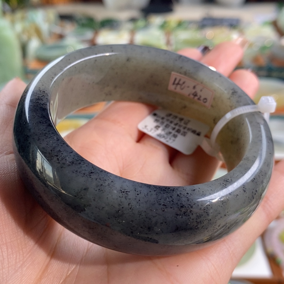 和田玉未镶嵌手镯籽青花轮胎60/61