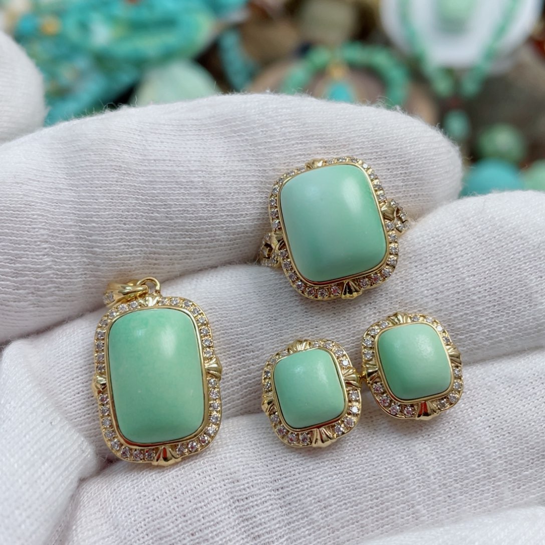 绿松石珠宝奇石18K金镶嵌