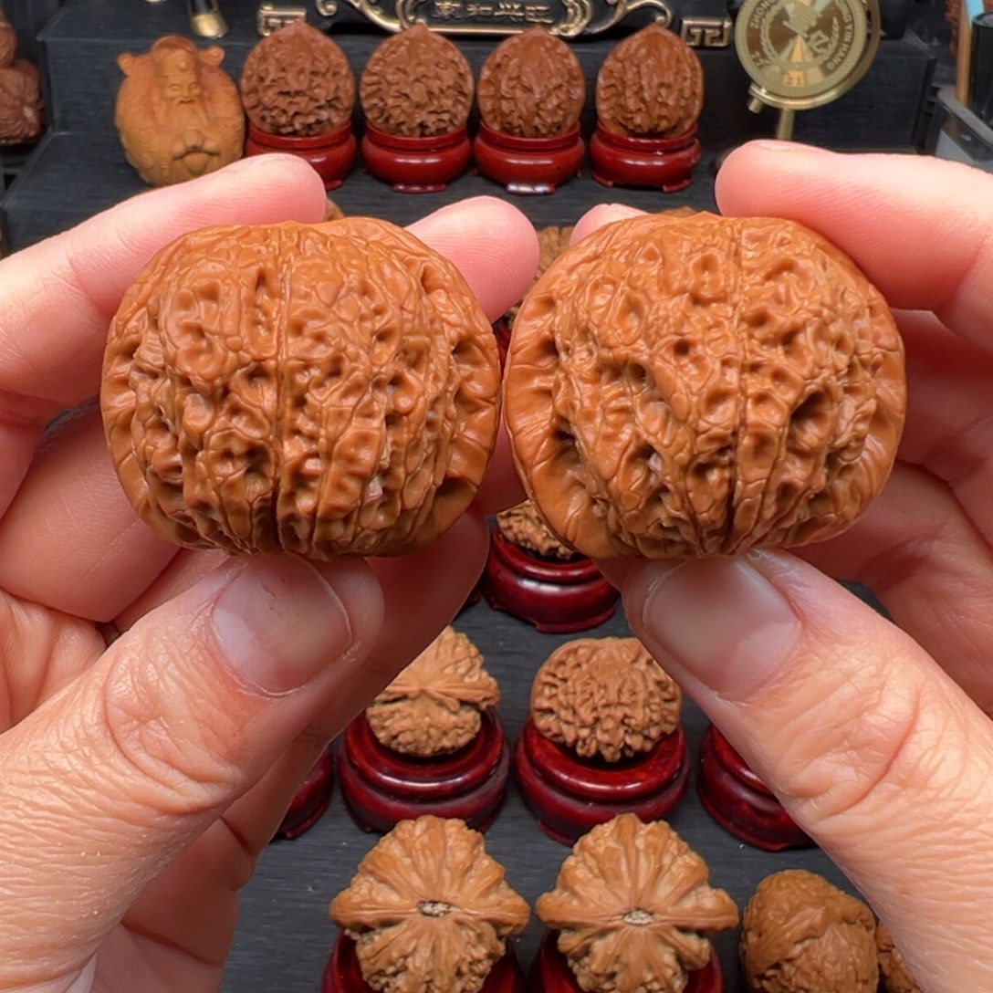 文玩核桃吊坠39血麒麟