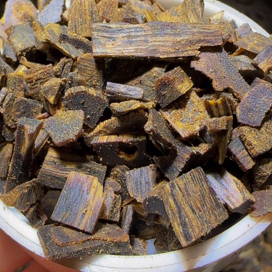 沉香手把件沉香奇楠张勺子碎料50克