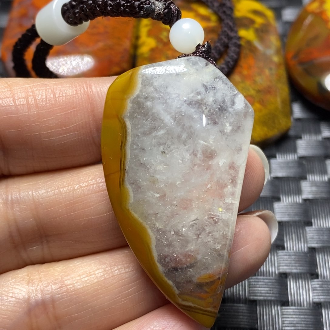 玛瑙/玉髓挂件未镶嵌