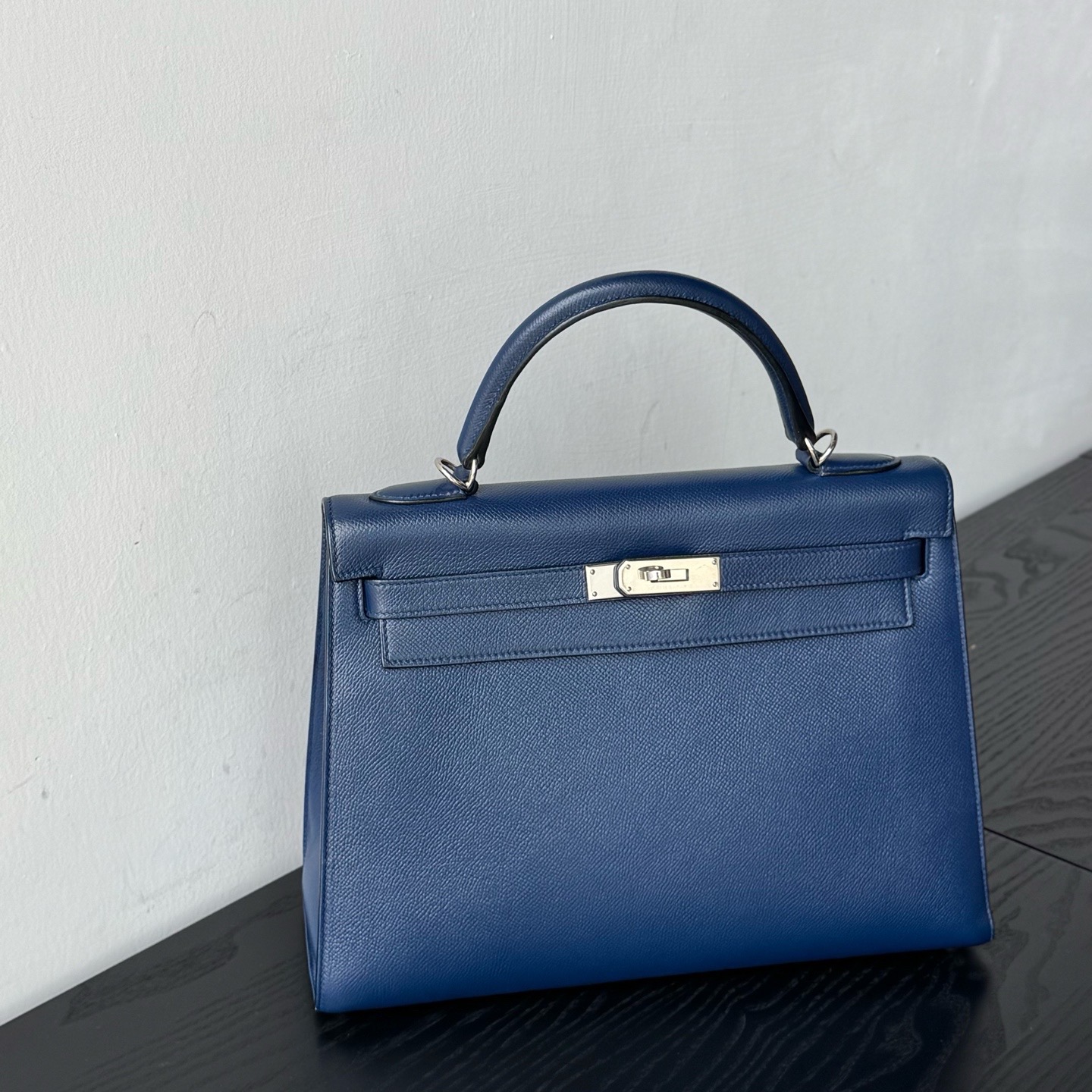 99新 Hermes/爱马仕 kelly32 深邃蓝 银扣 E皮 X刻 斜挎包/手提包