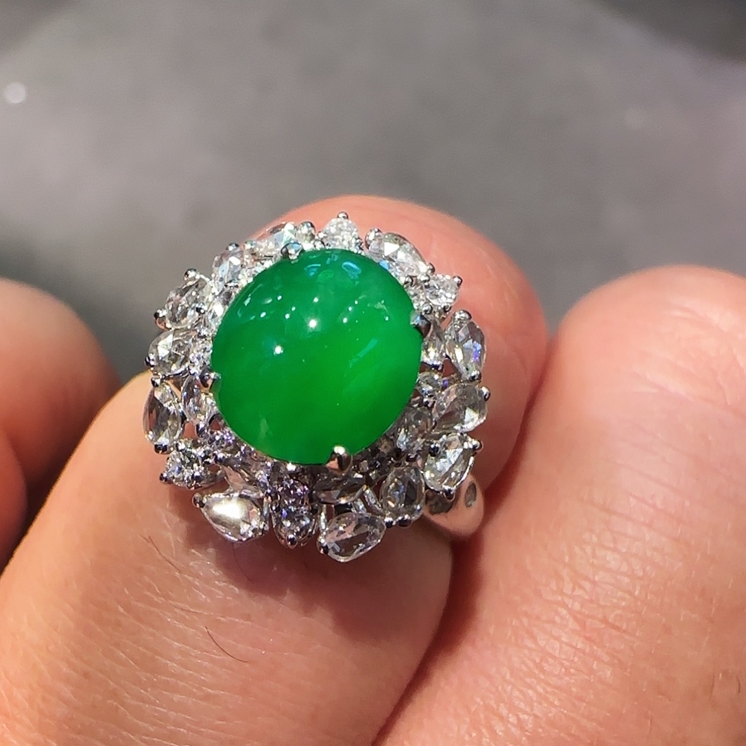 翡翠18K金镶嵌戒指