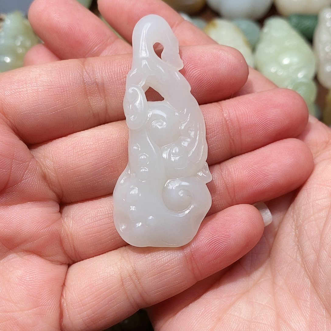 和田玉颈饰未镶嵌