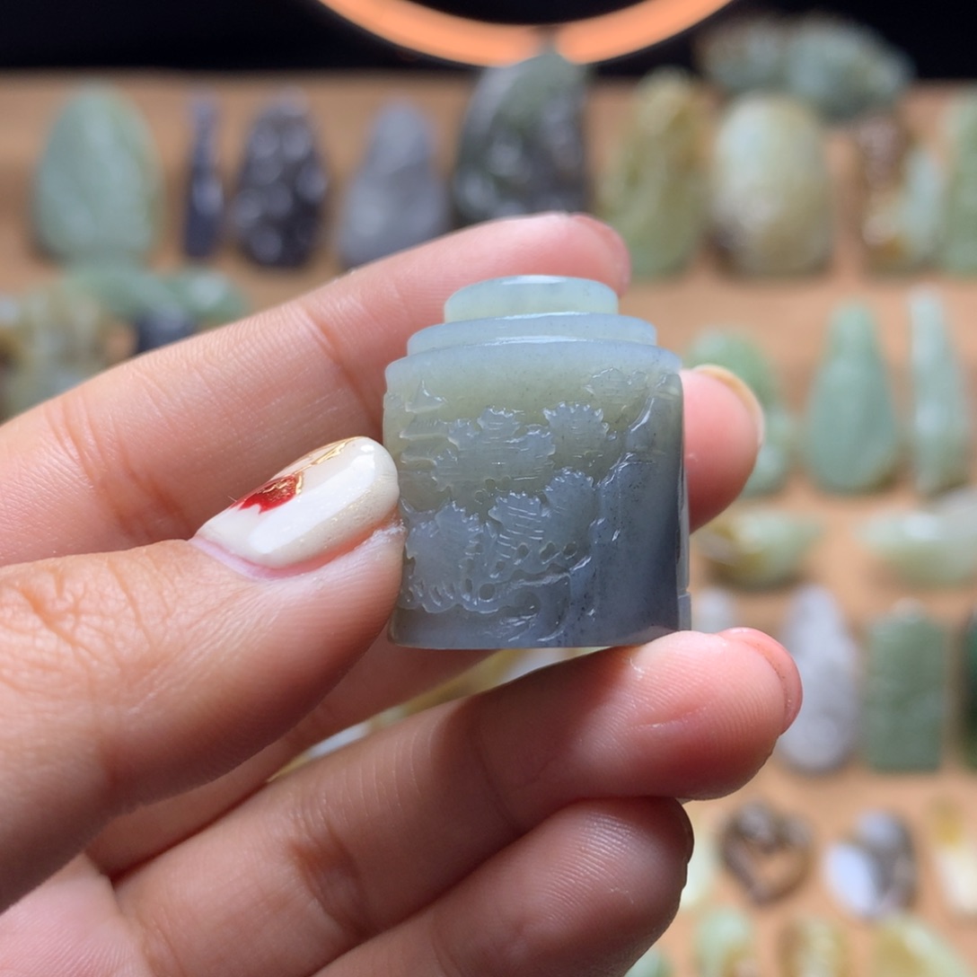 和田玉挂件未镶嵌光*哥