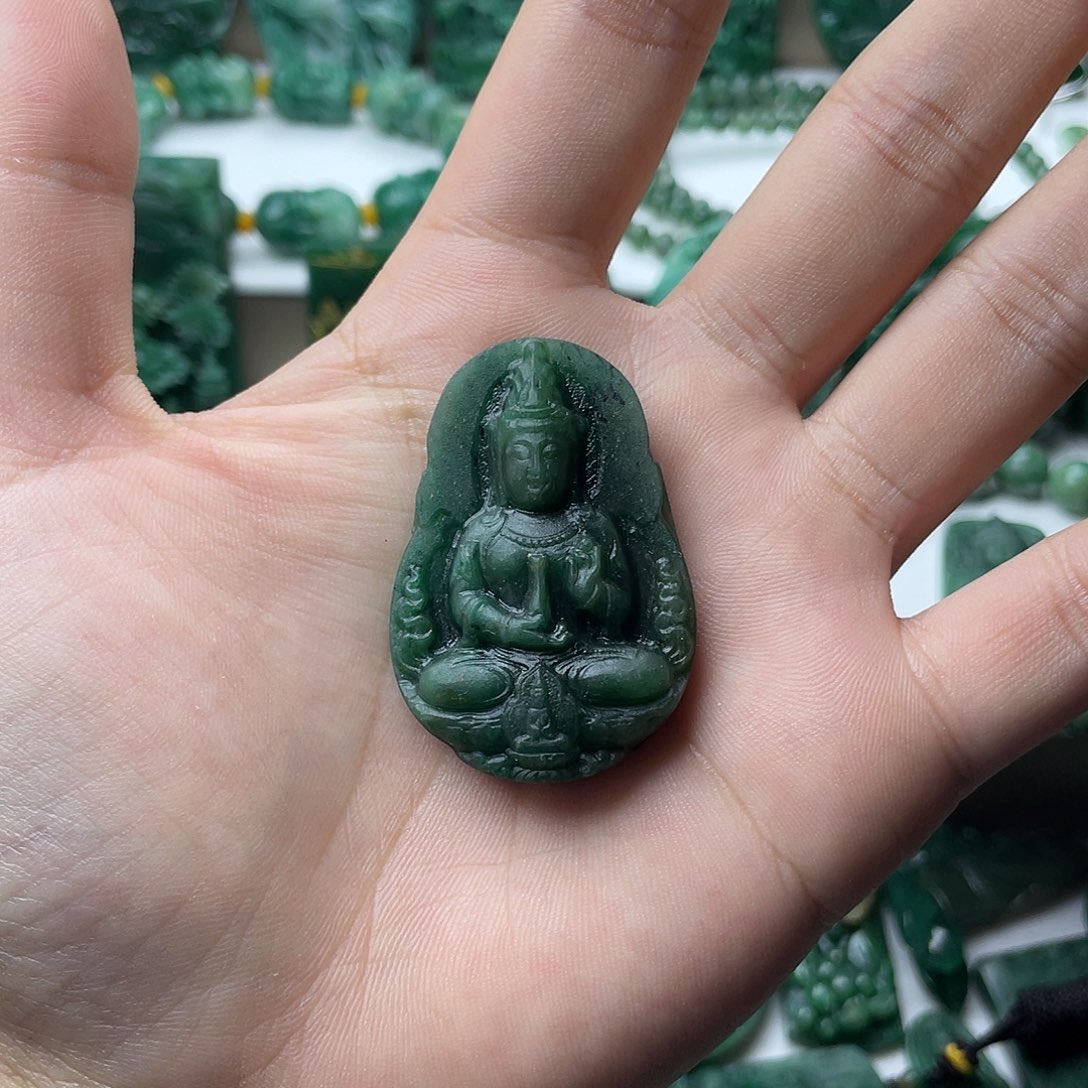 独山玉未镶嵌挂件