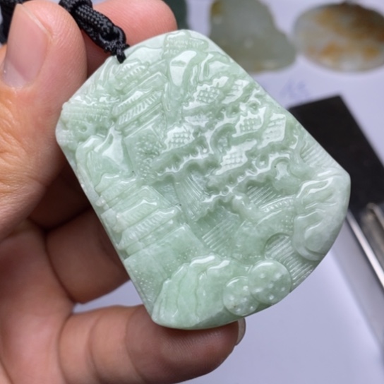翡翠未镶嵌颈饰翡翠