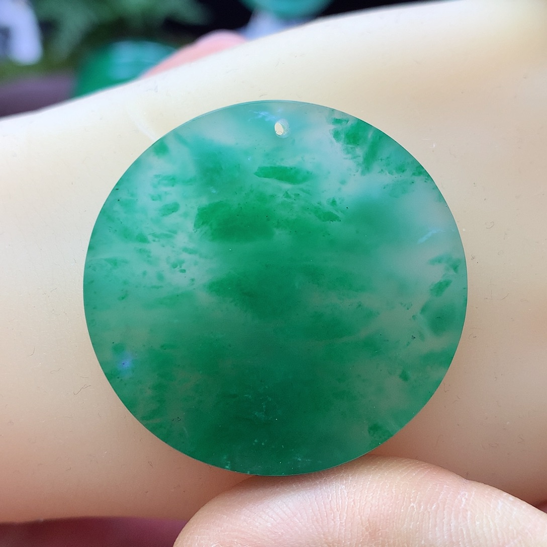 石英质玉颈饰未镶嵌