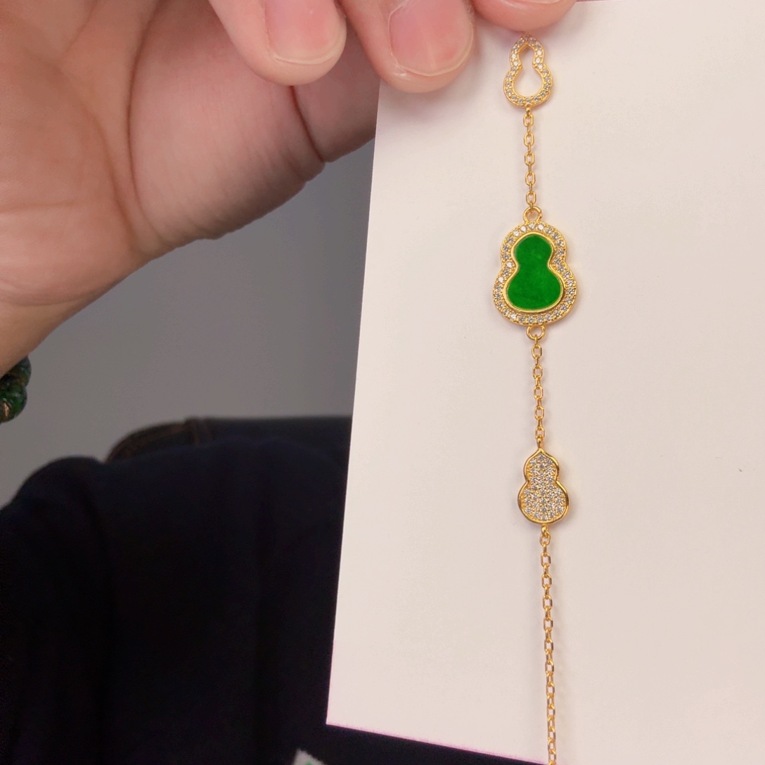 翡翠颈饰未镶嵌一件