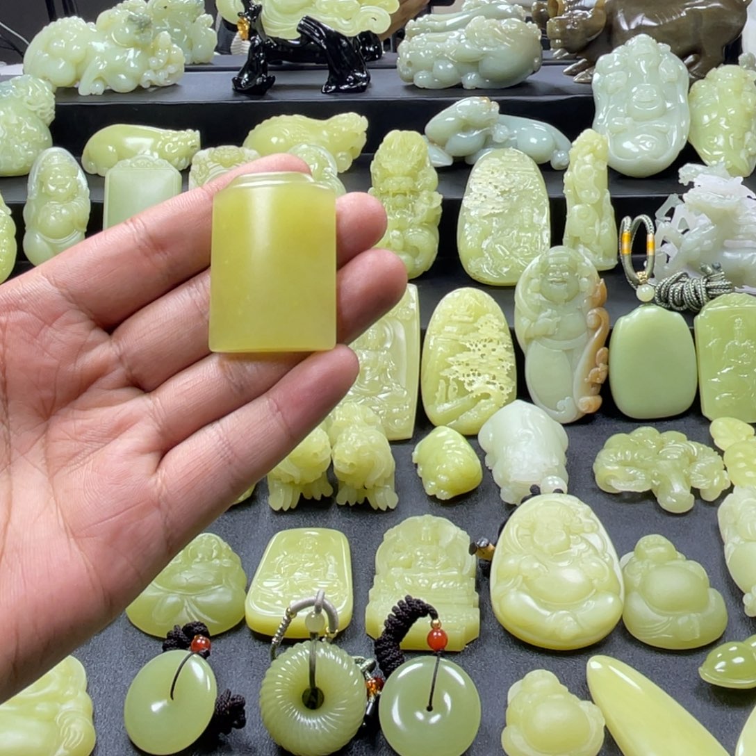 和田玉（糖玉）未镶嵌颈饰