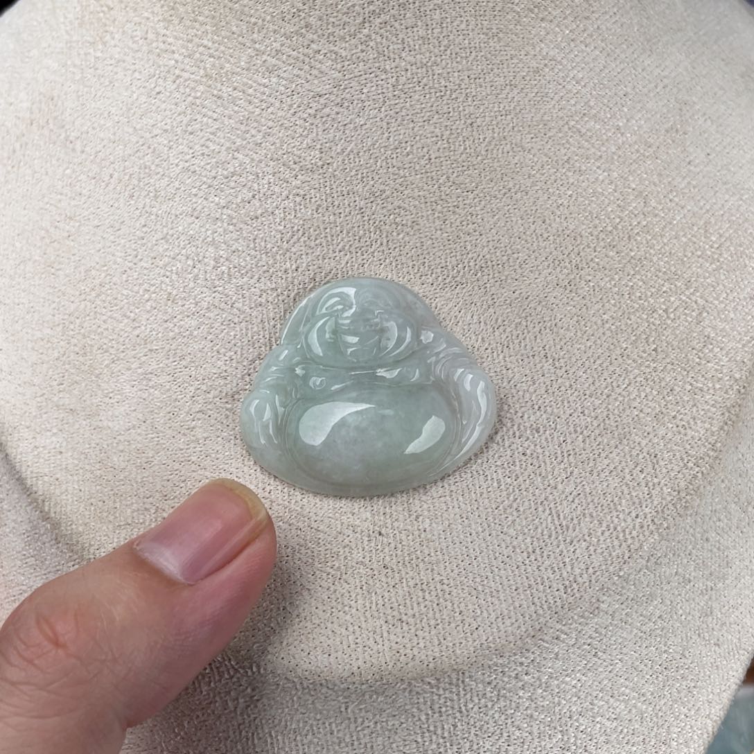 翡翠未镶嵌颈饰佛公