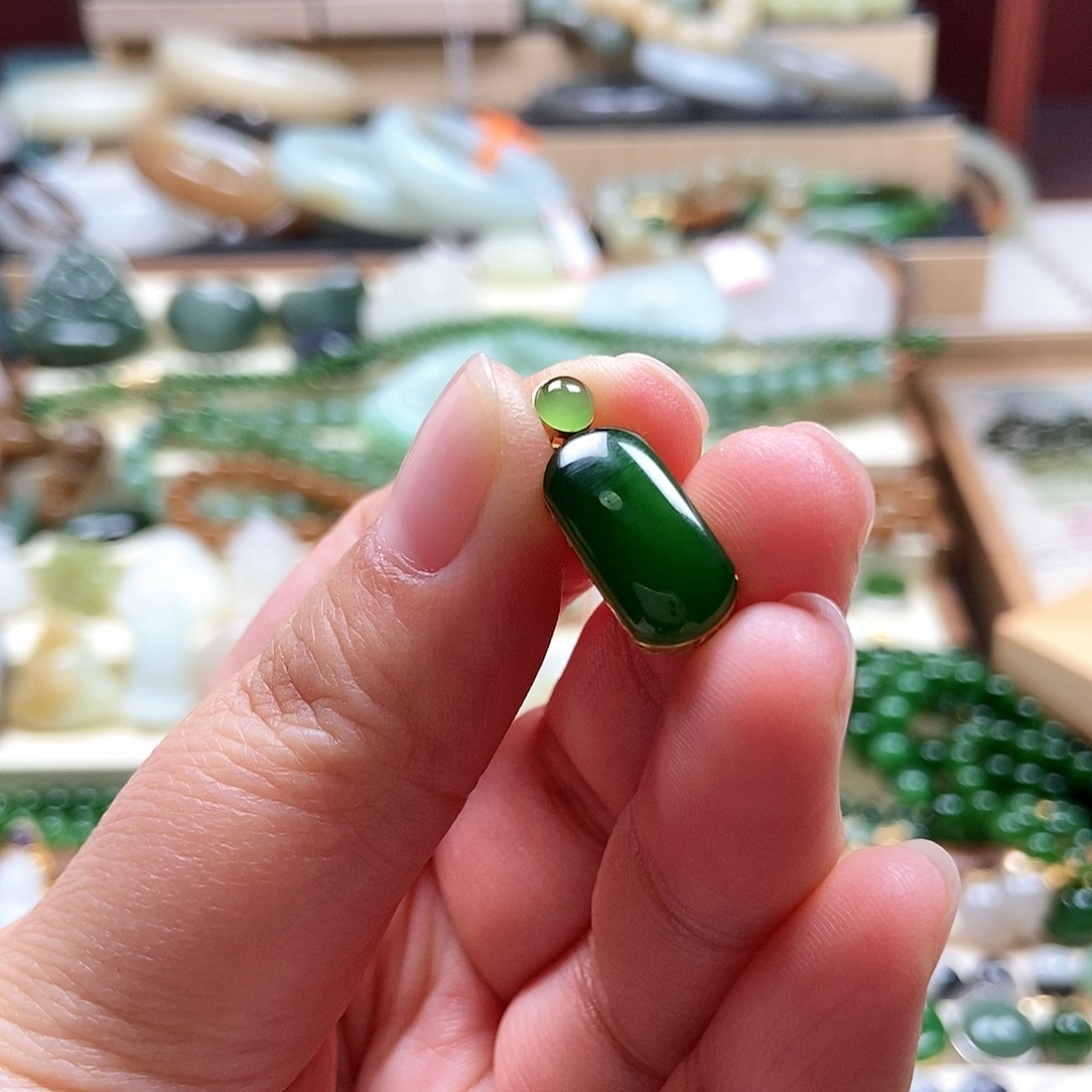 吊坠(不含链)18K金镶嵌和田玉用****7