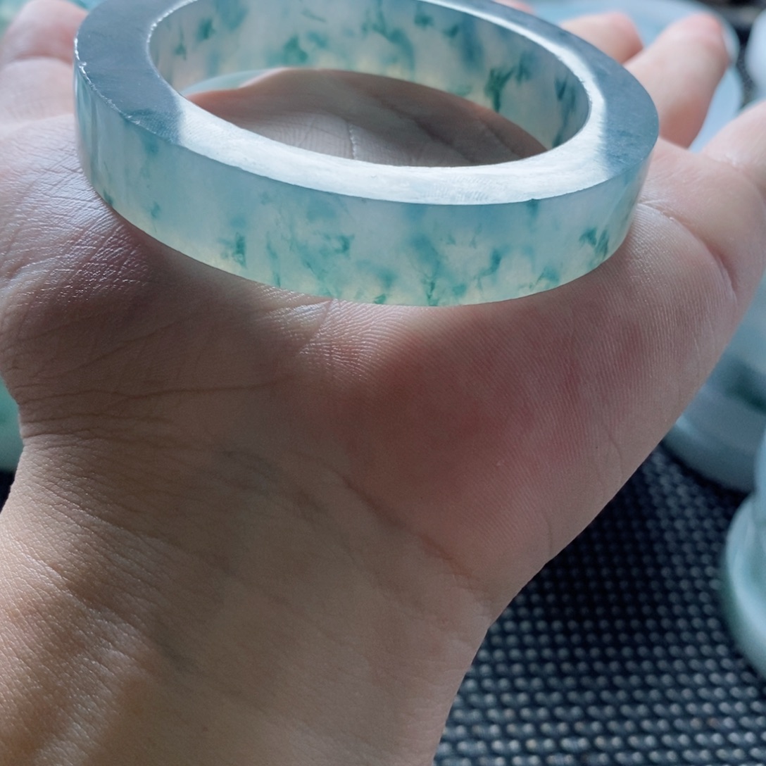 朗***板未镶嵌AAA定制翡翠