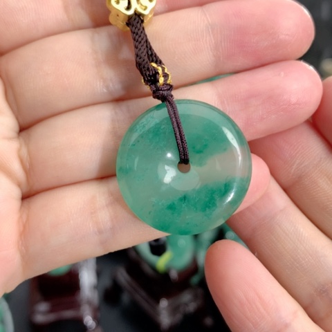 石英质玉颈饰未镶嵌