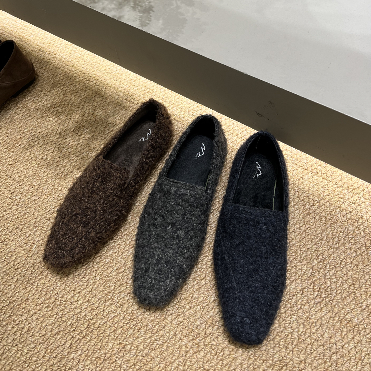 毛绒极简的治愈力！25FW 小卷卷毛毛加绒深口小内增3cm单鞋568-10