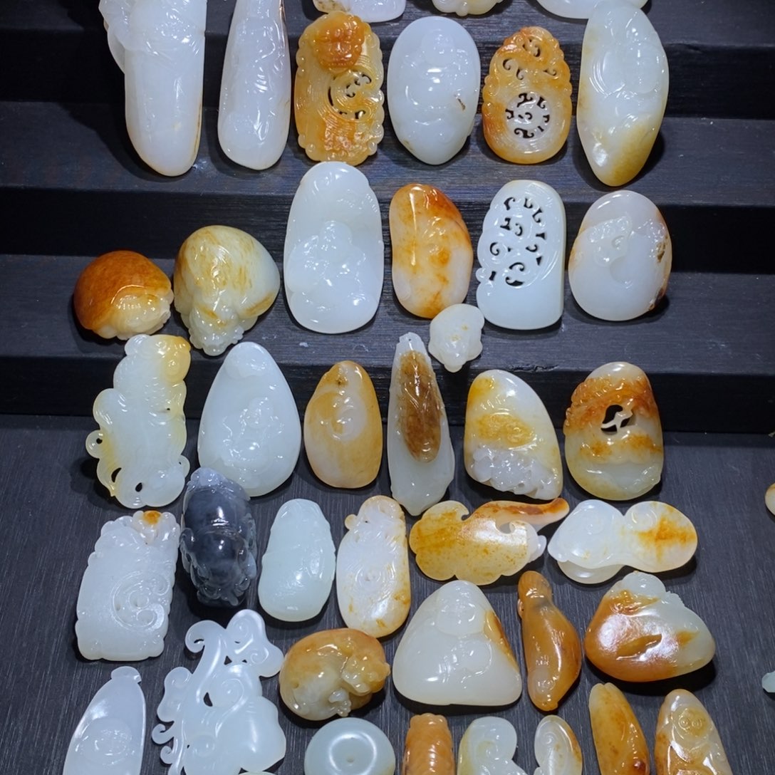 和田玉未镶嵌挂件