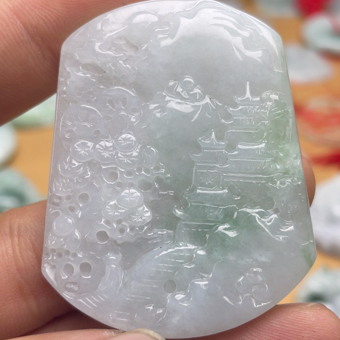 翡翠未镶嵌颈饰山水牌