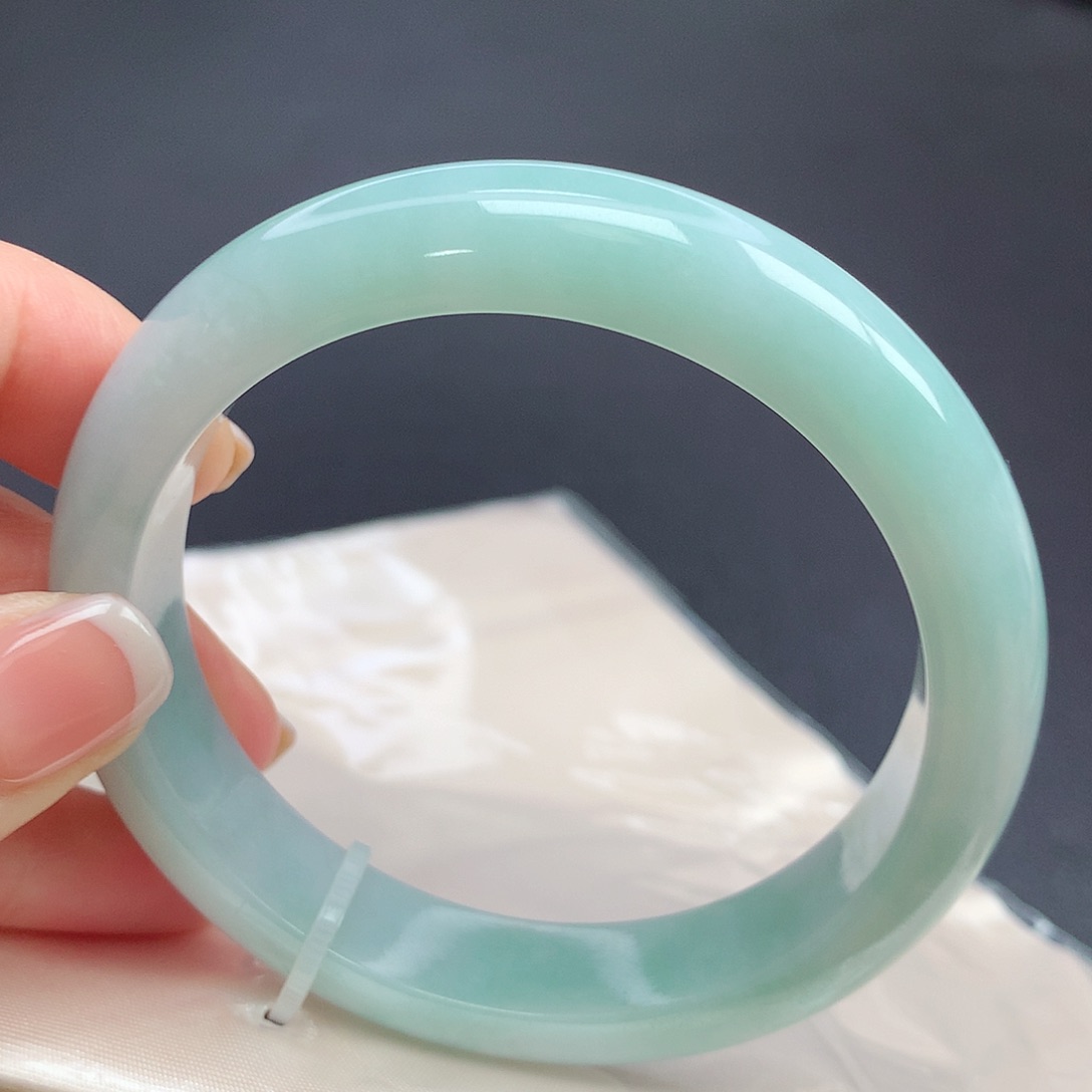 翡翠手镯未镶嵌20n n n n n n n n