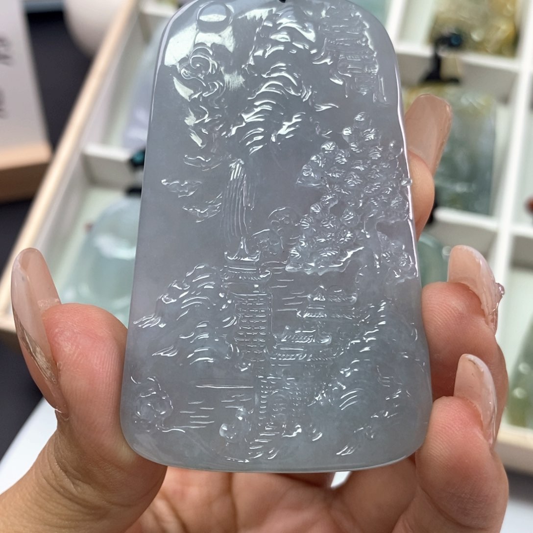 翡翠挂件未镶嵌翡翠