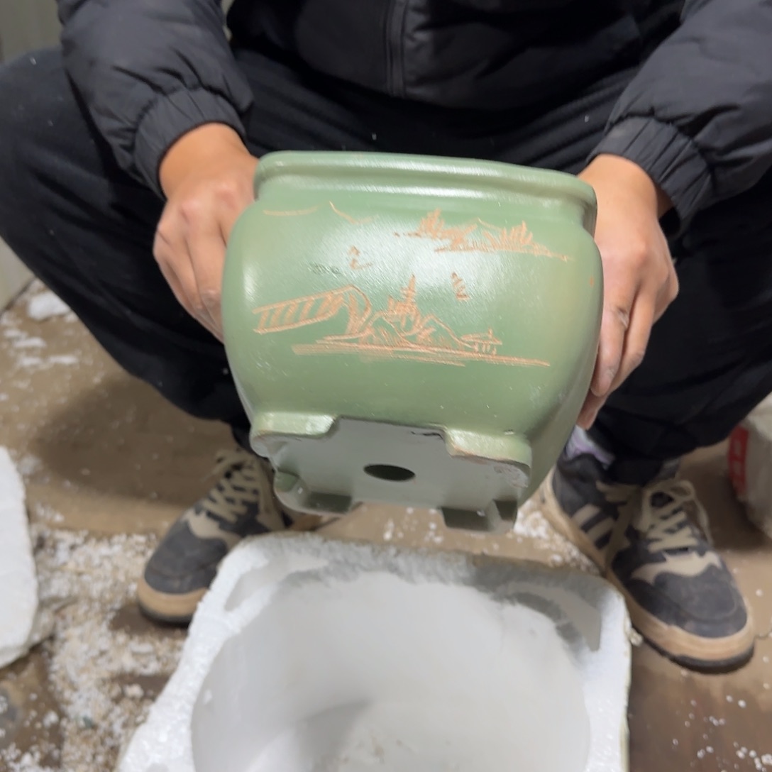 紫砂花盆瑕疵和瑕疵的