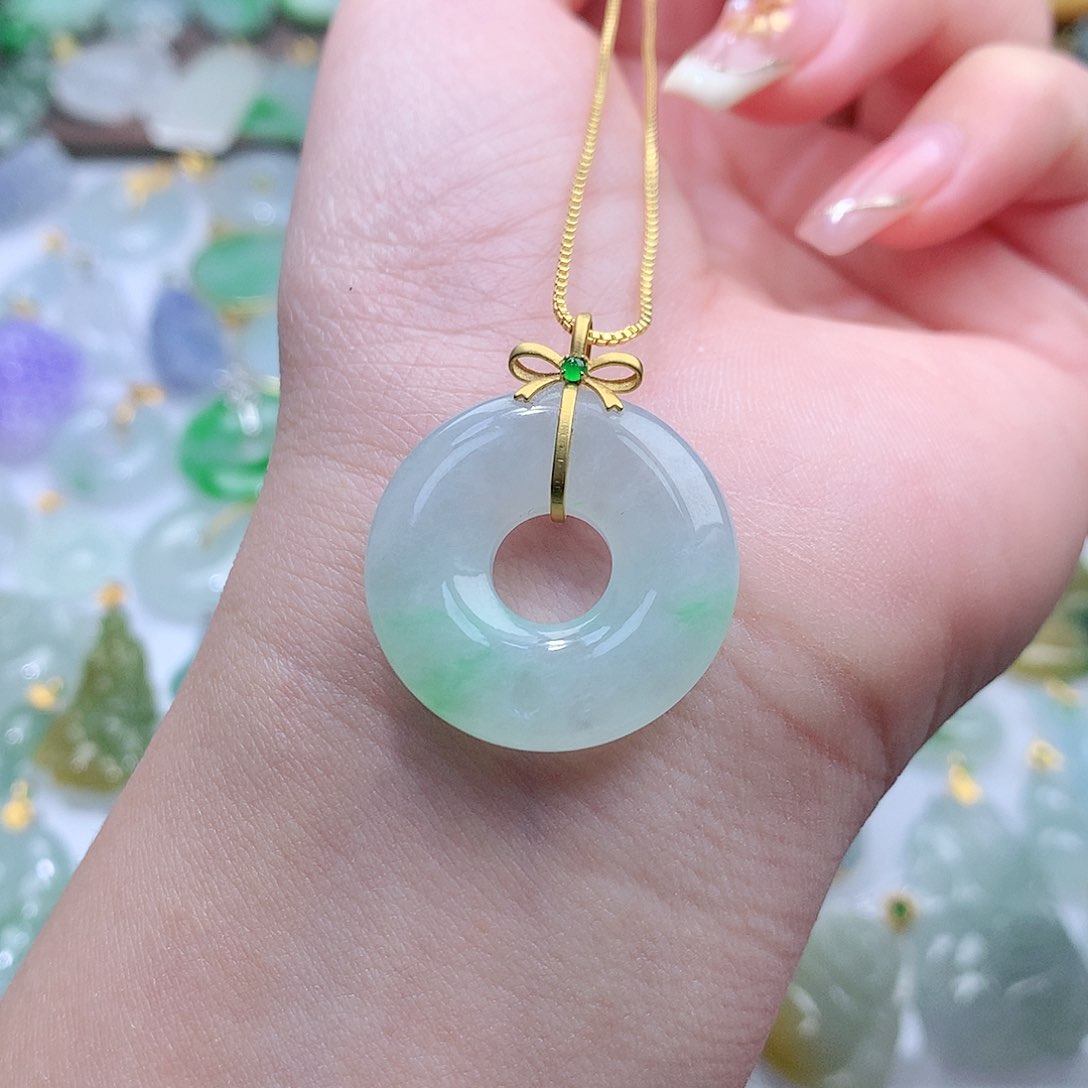 翡翠颈饰未镶嵌翡翠