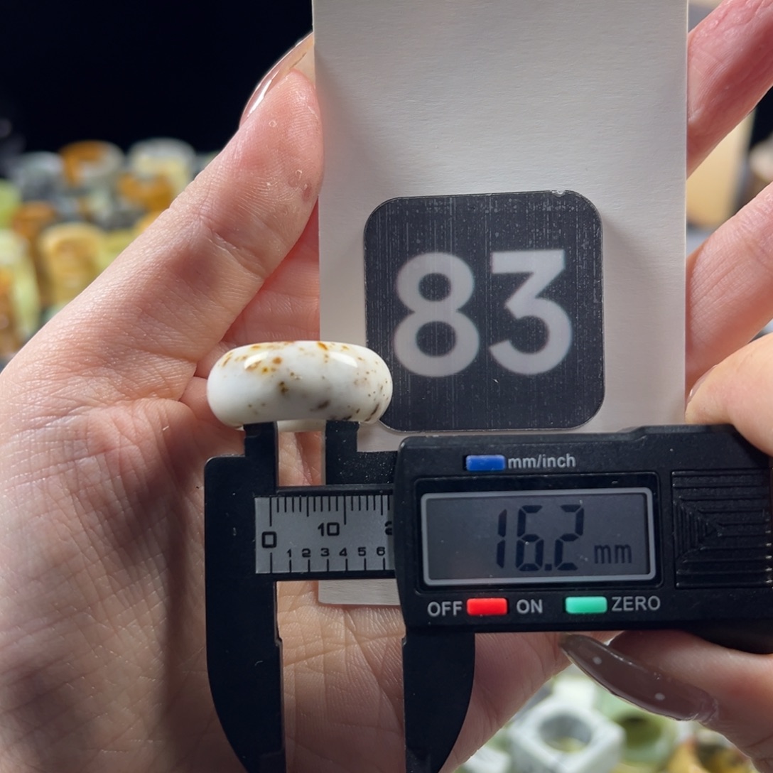 蛇纹石玉未镶嵌戒指