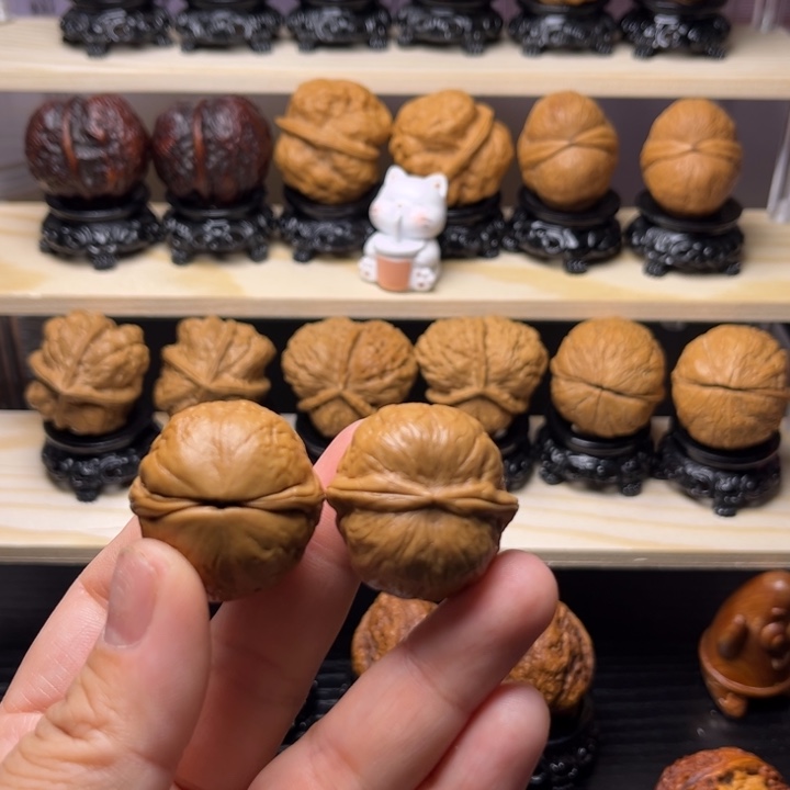 文玩核桃吊坠7w皮皮蛋