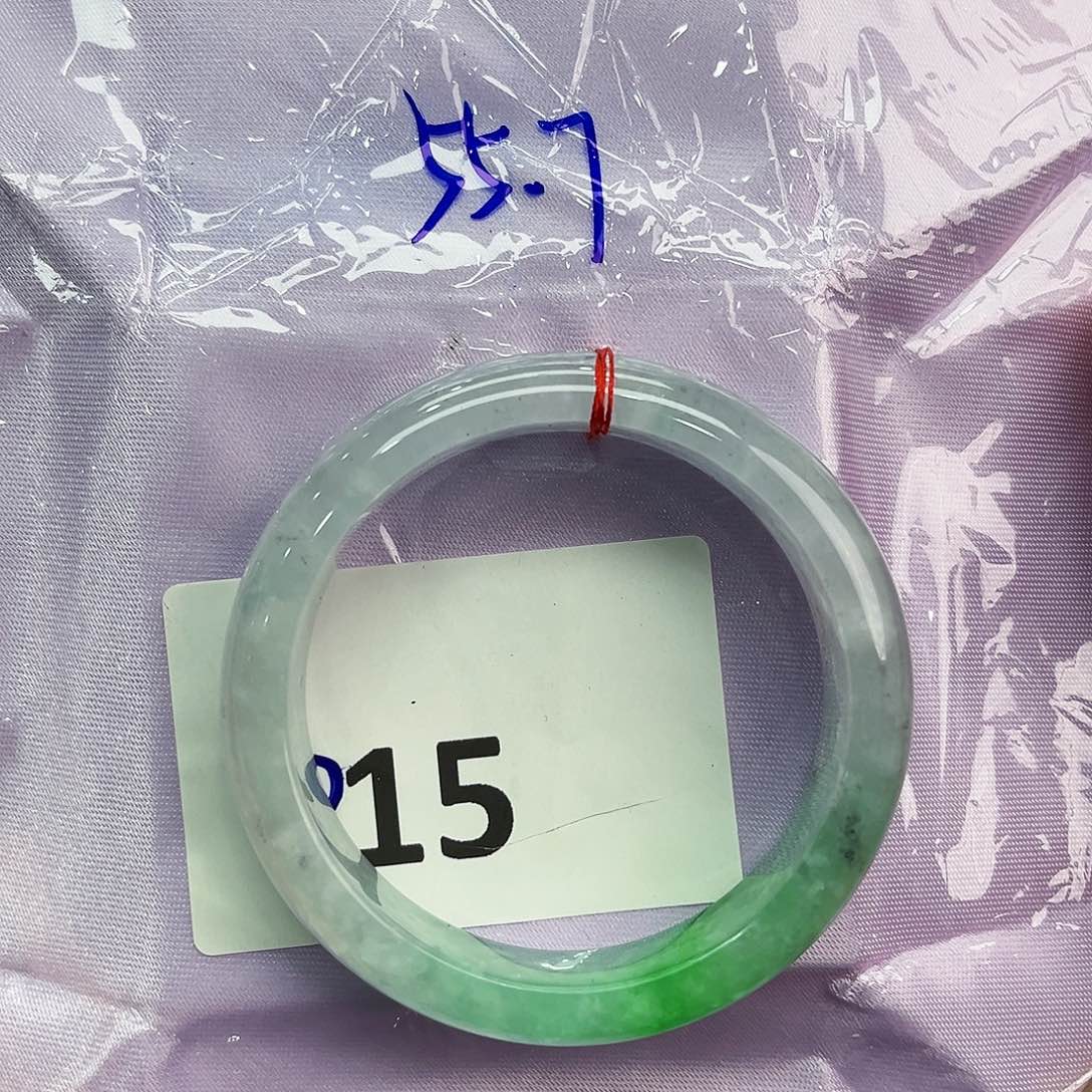 翡翠手镯未镶嵌多样性