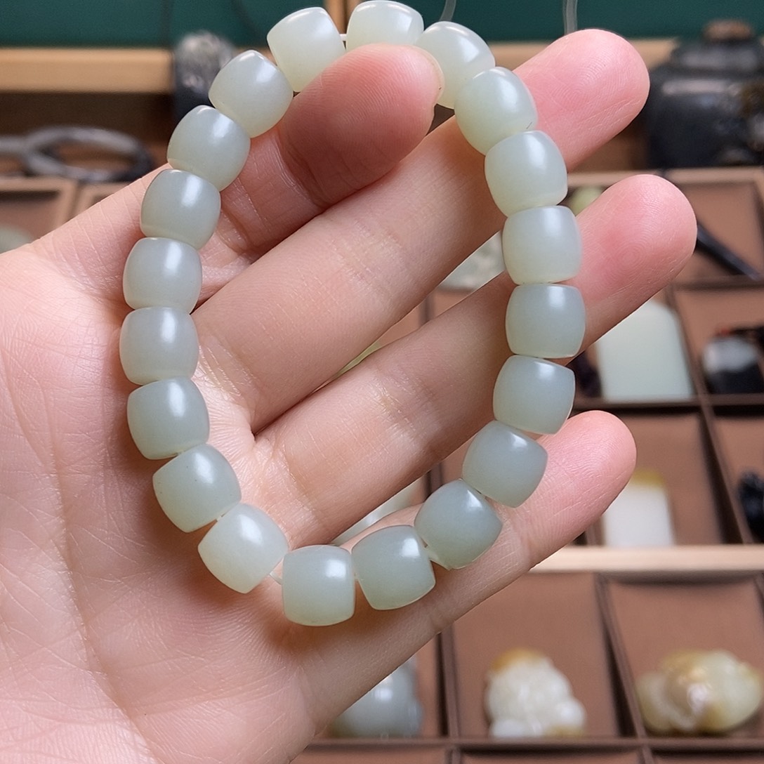 和田玉（糖玉）颈饰未镶嵌