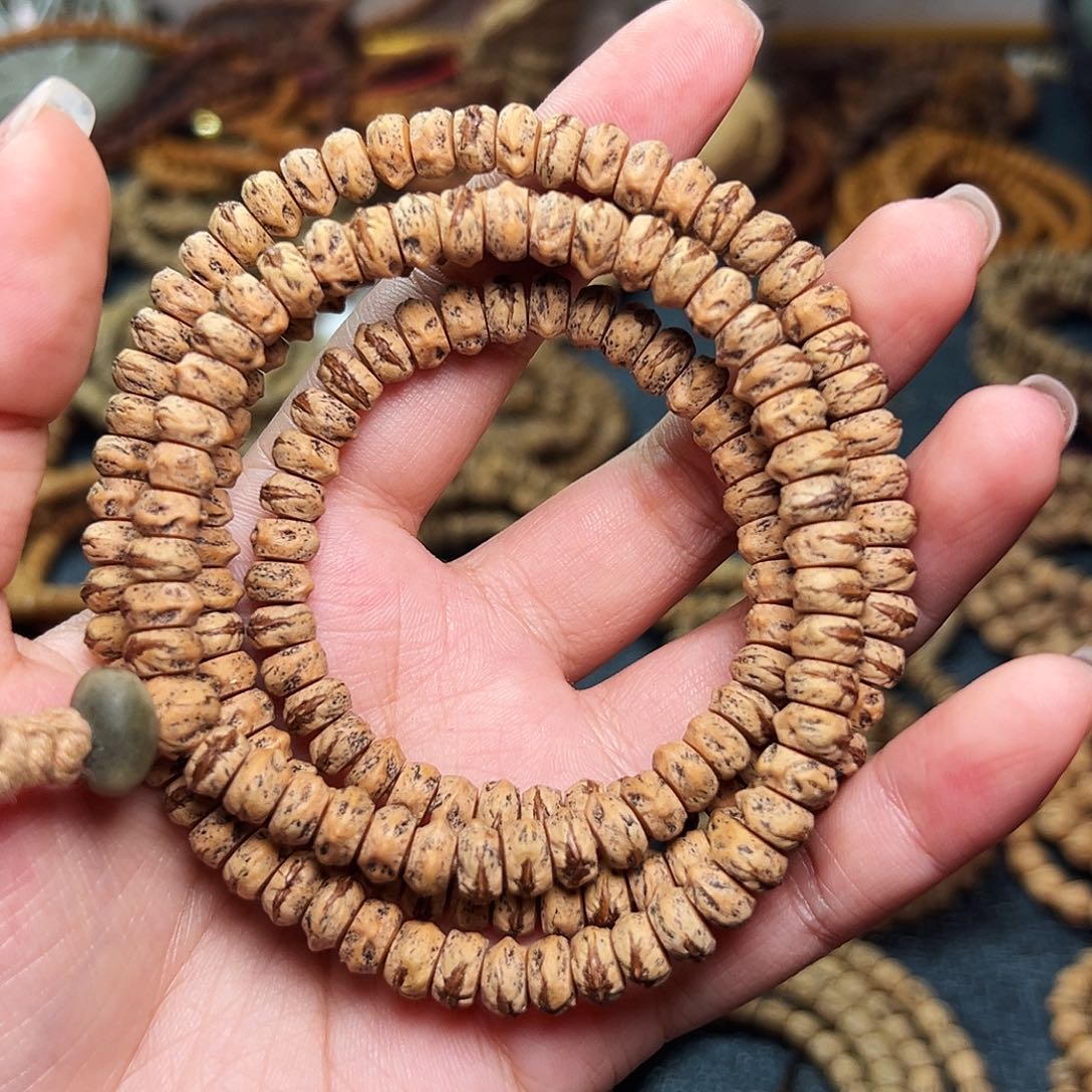 迷***雪柏香籽/百香籽吊坠