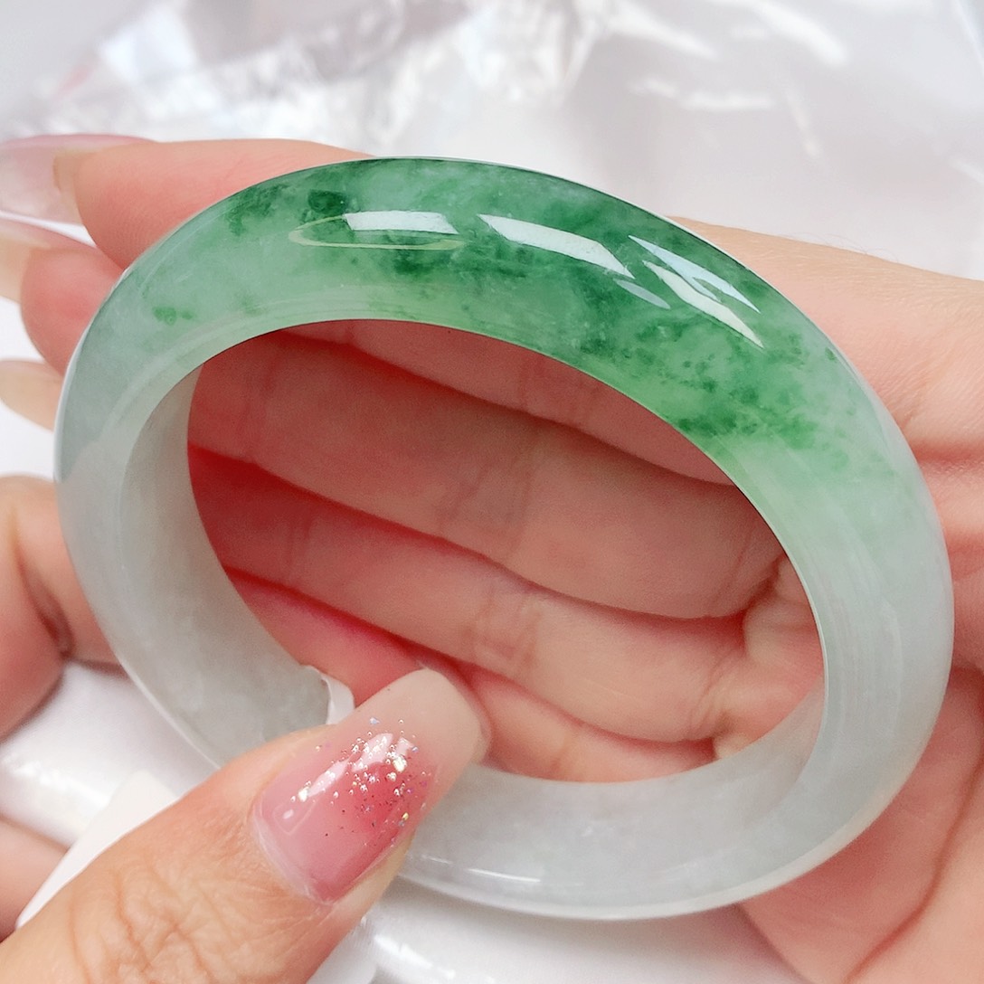 翡翠手镯未镶嵌抖音766