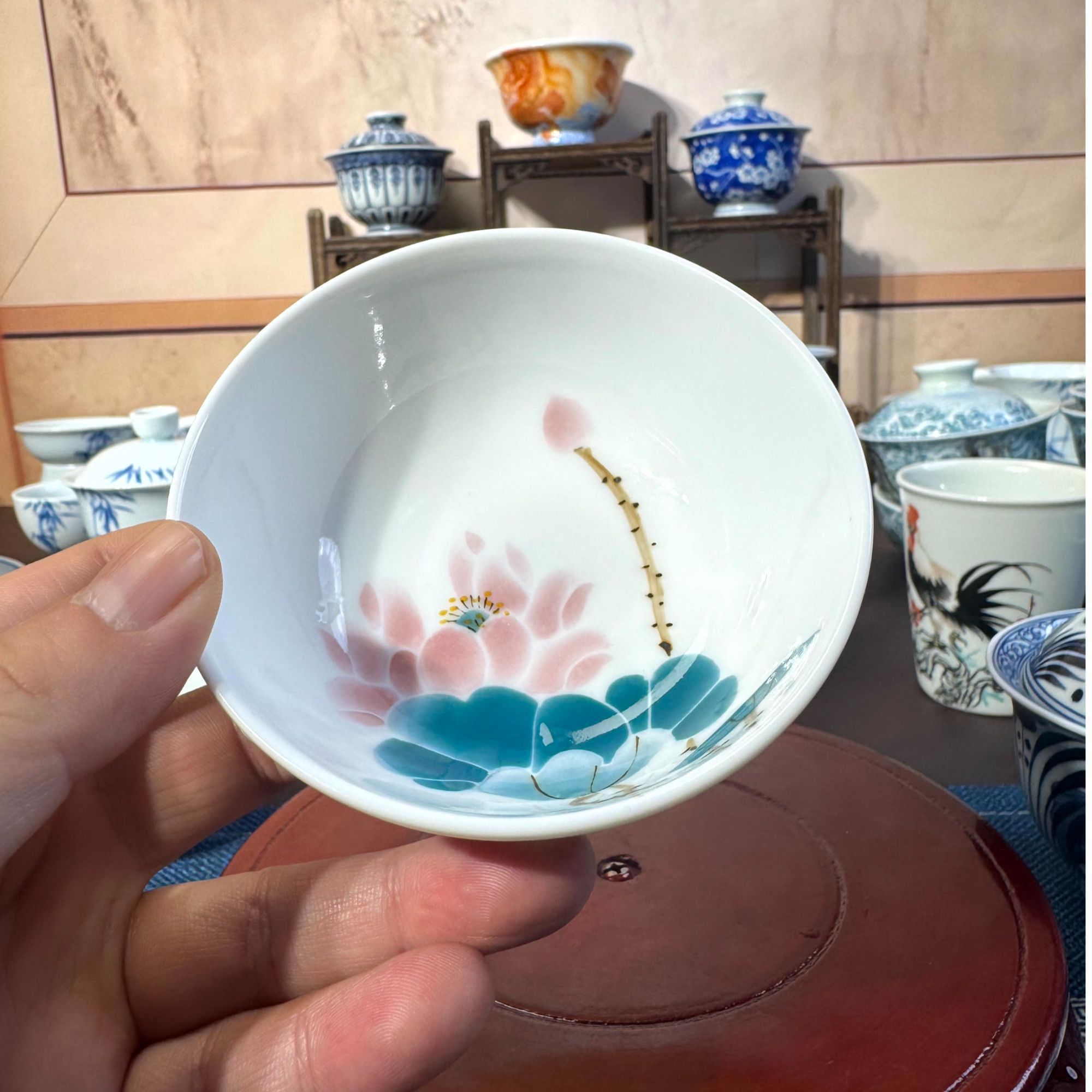 纯手工手绘釉下三彩映日荷花普洱杯柴窑景德镇高温釉功夫茶具60cc