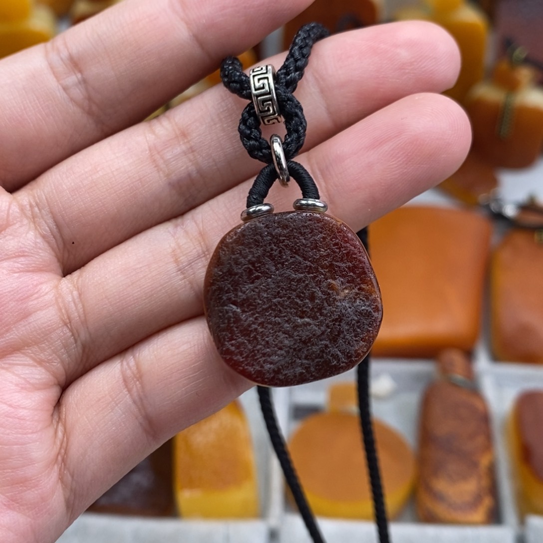 琥珀吊坠(赠链)未镶嵌