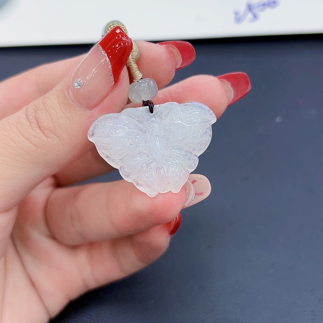 翡翠颈饰未镶嵌蝴蝶吊坠