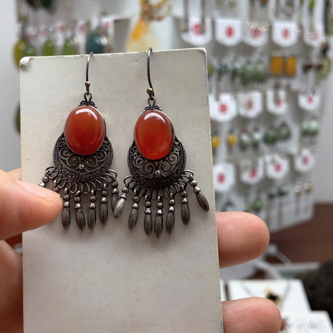 白***.未镶嵌蛇纹石玉耳饰