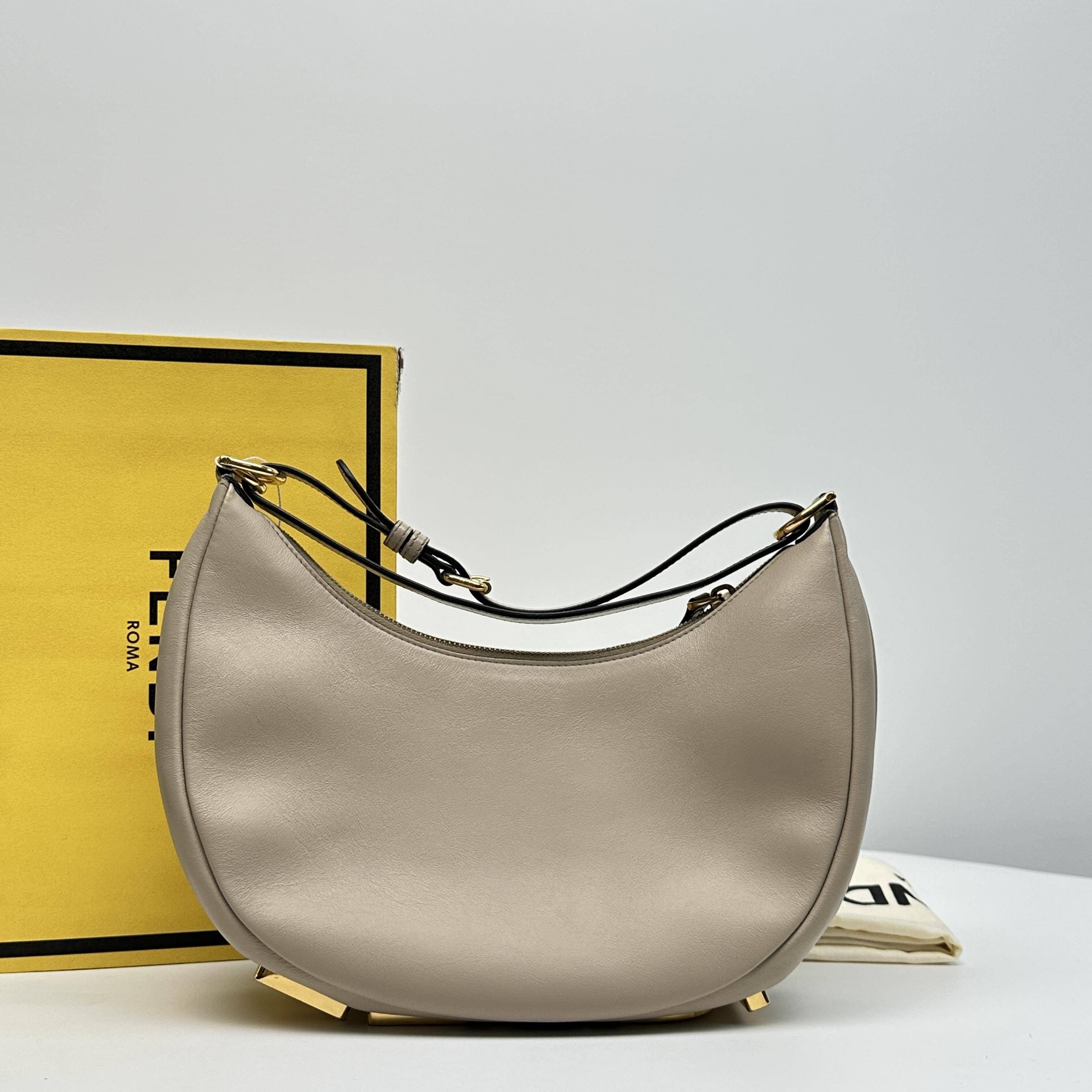 胖虎佳佳/芬迪/95新/公价0/箱包/单肩包/312501130035