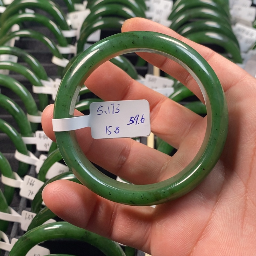 白***九和田玉（碧玉）未镶嵌手镯微瑕59