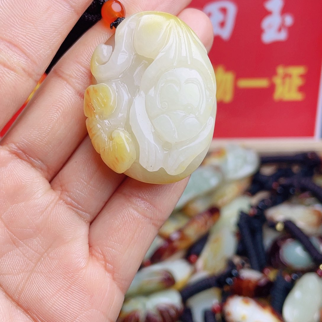 和田玉颈饰未镶嵌