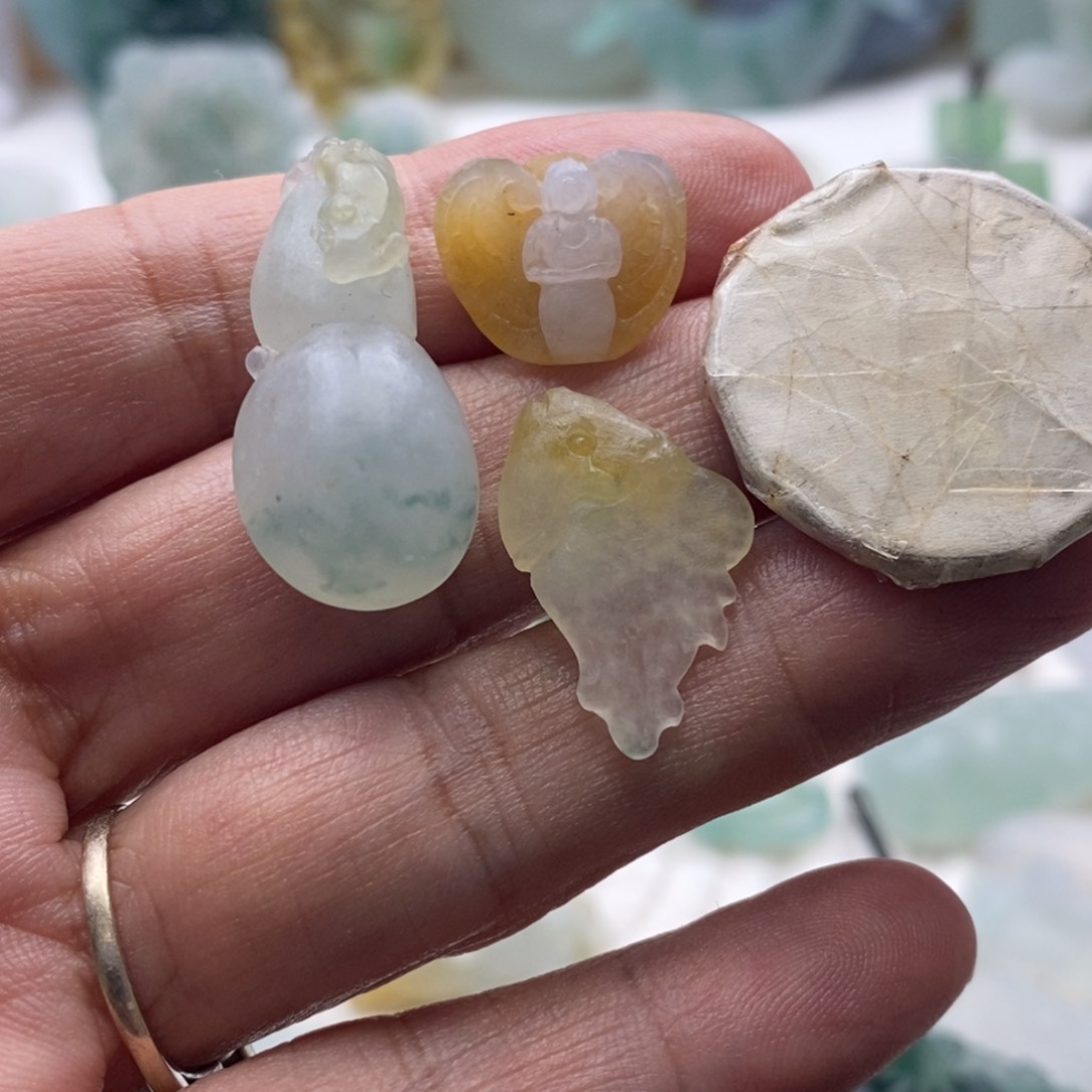 未镶嵌定制翡翠全****心