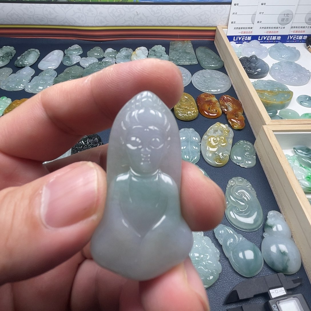 翡翠未镶嵌颈饰宝宝佛