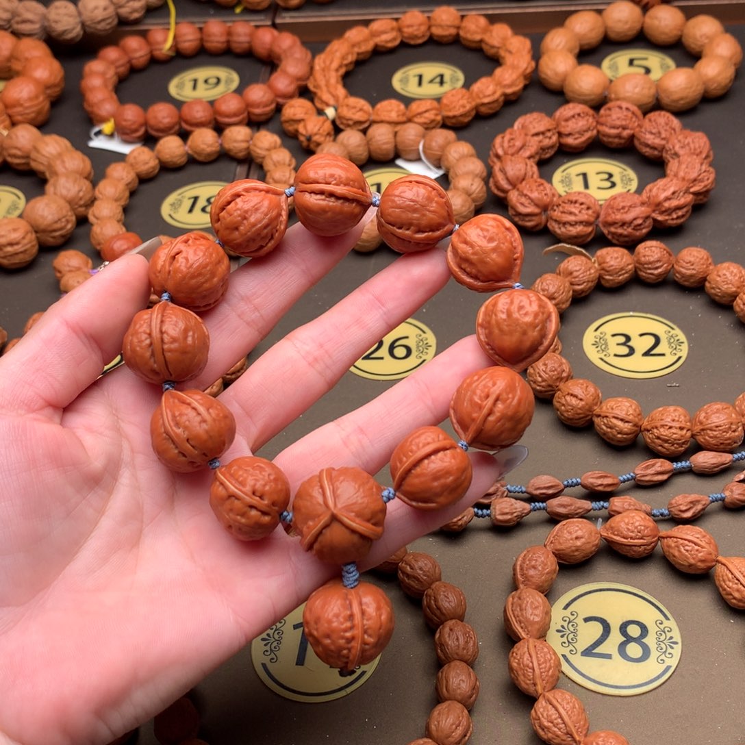 诗****手串文玩核桃三棱